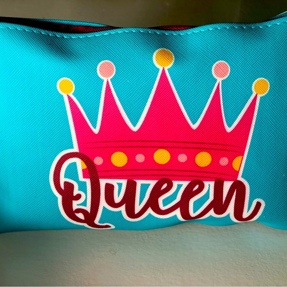 2/$20 Cosmetic Bag “QUEEN” 👑🦋